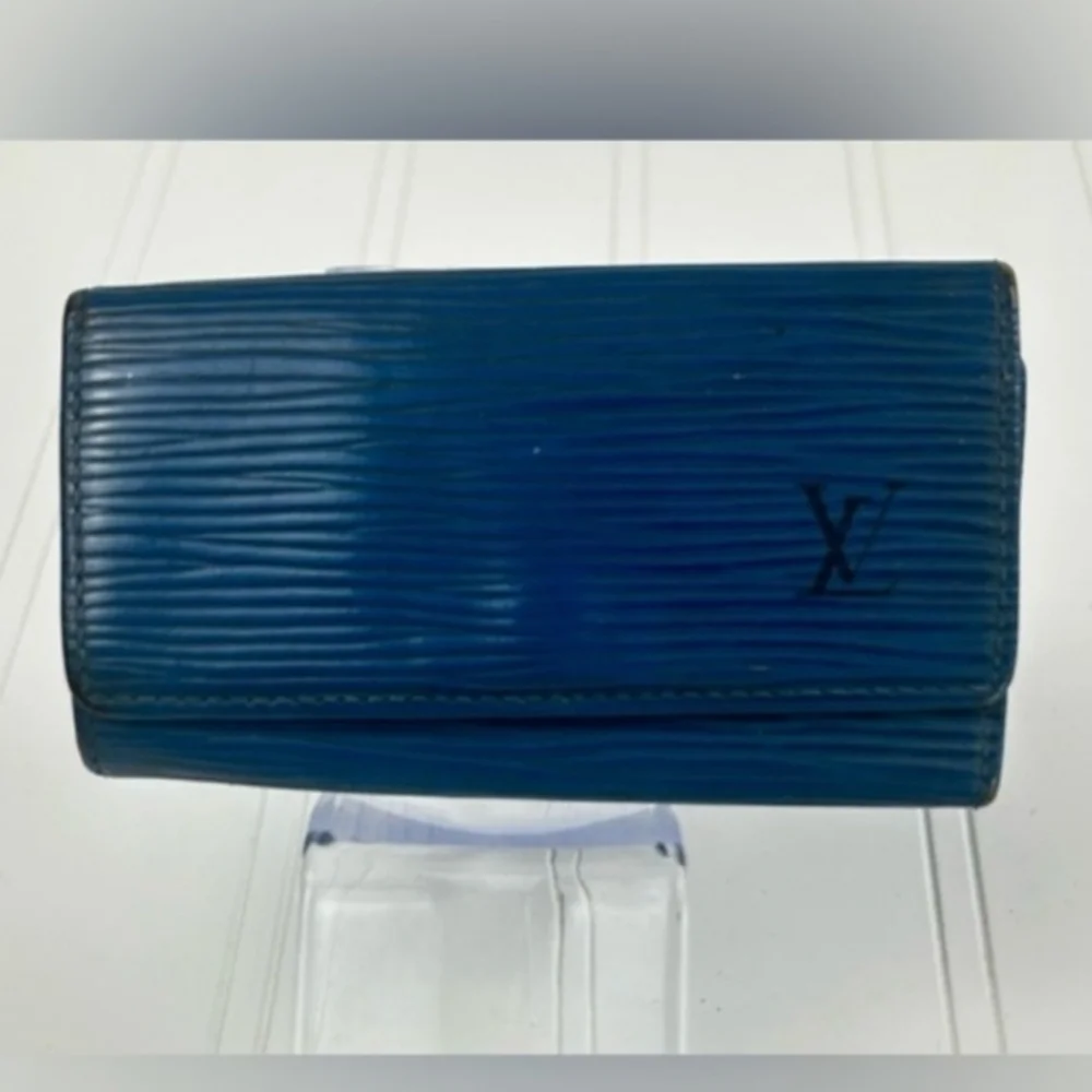 LV Epi Key Holder - Picture 7 of 7